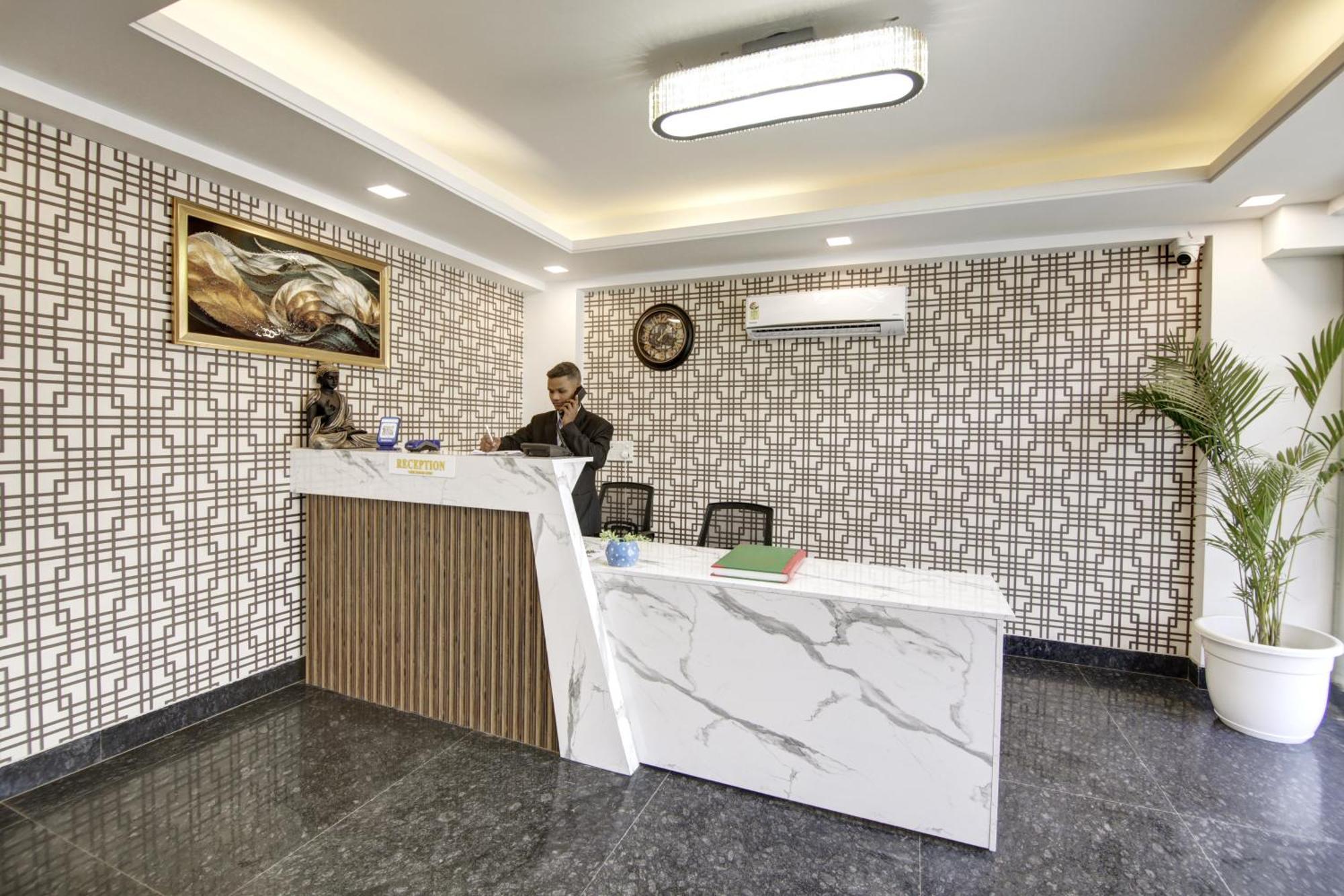 Limewood Stay - Millennium Huda City Center Gurgaon Buitenkant foto