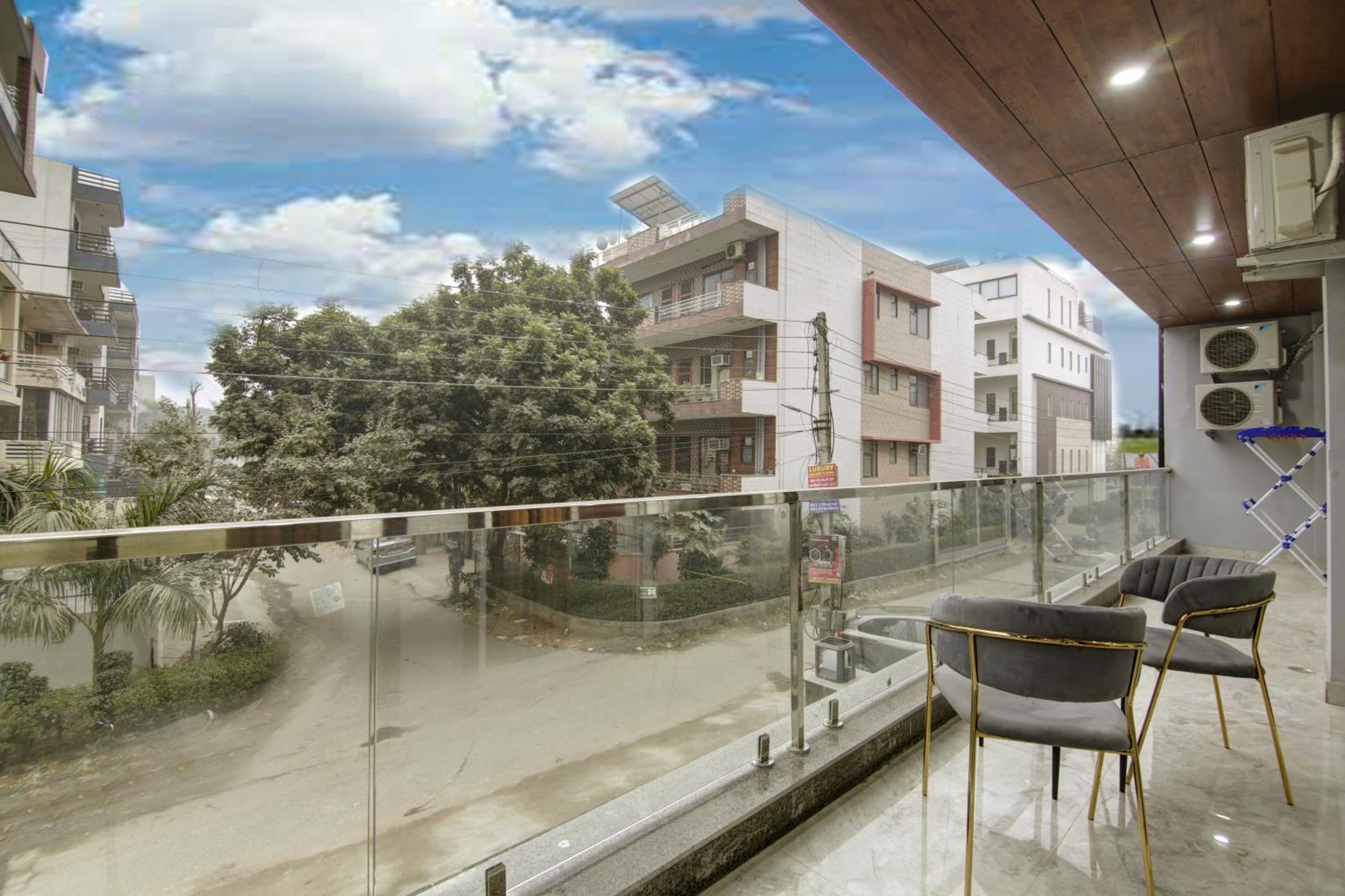 Limewood Stay - Millennium Huda City Center Gurgaon Buitenkant foto